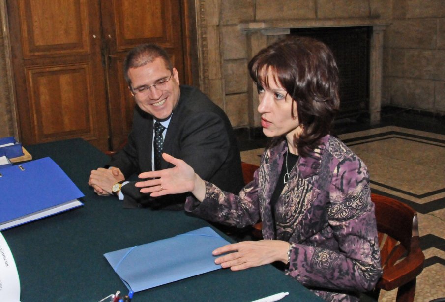 ЦИК пита регионалния министър ще може ли да се гласува от плажа