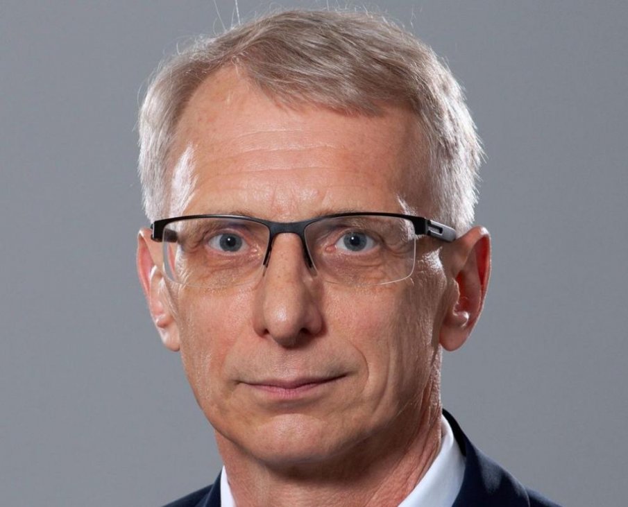 НОВО 20: Отлагат връщането на учениците в класните стаи - евентуално около 8 ноември, но ако няма пълен локдаун