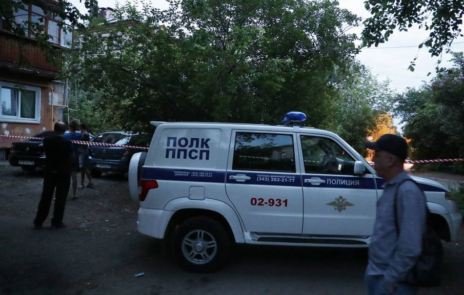 МАСОВА СТРЕЛБА: Бивш полицай гърми наред в Екатеринбург, има ранени