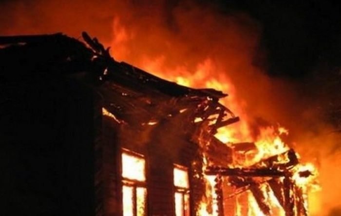 Спасиха дете от горяща къща в Сливен