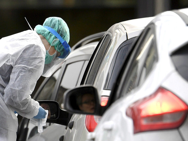 Заради пандемията във Финландия гласуват с кола