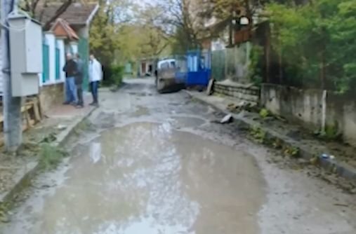 В Симеоново се оплакват от наводнени къщи след валежи