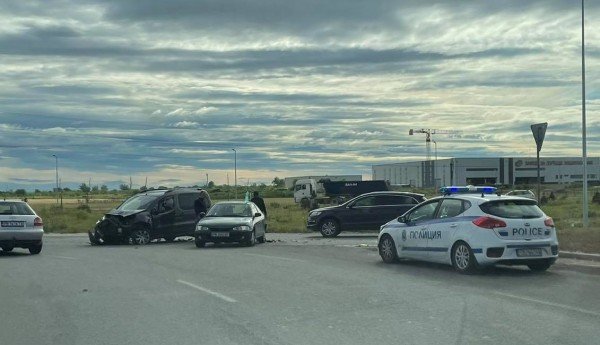 Тройна катастрофа на опасно кръгово на пътя Пловдив-Асеновград