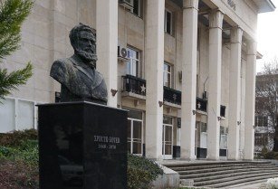 Урна с пръст от Козлодуй за Деня на Ботев в Хасково