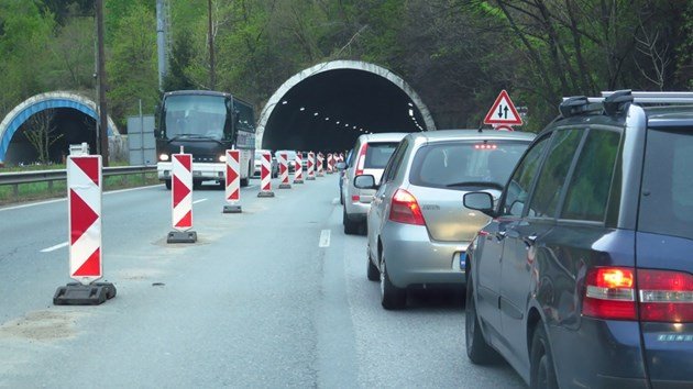 Вкарват движението в тунел „Кочериново“ на магистрала Струма“ в една лента