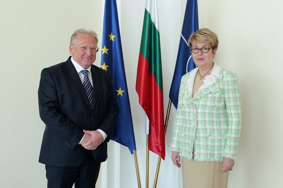 Светлан Стоев обсъди сътрудничеството с Русия с посланик Елеонора Митрофанова