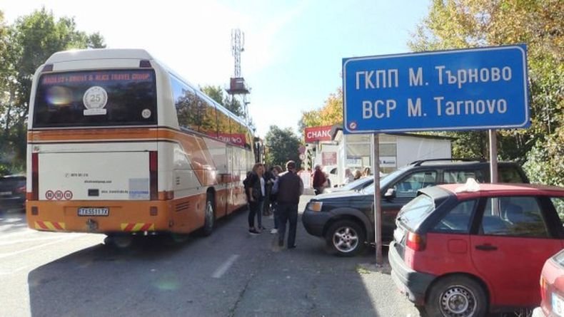 Задържаха автобус с българи на Малко Търново, вътре откриха дрога