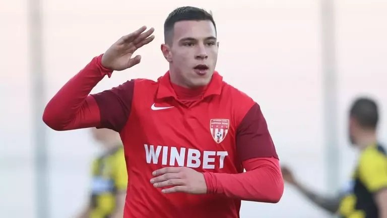 Любимец на Любо Пенев все по-близо до Армията