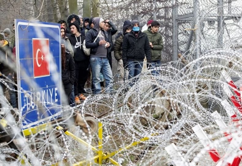 Извънредно заседание на гръцкия кабинет заради мигрантски наплив от Турция