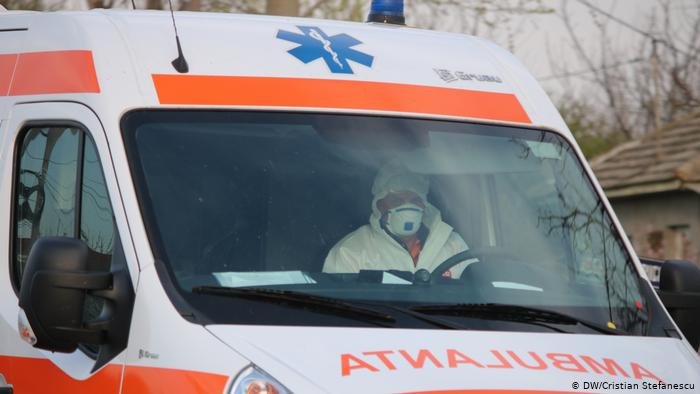 Шестокласник скочи от прозорец на училище