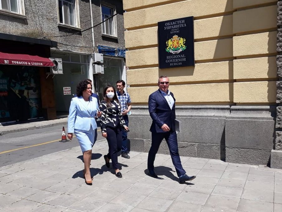 Ивелина Василева аут от листата на ГЕРБ в Бургас