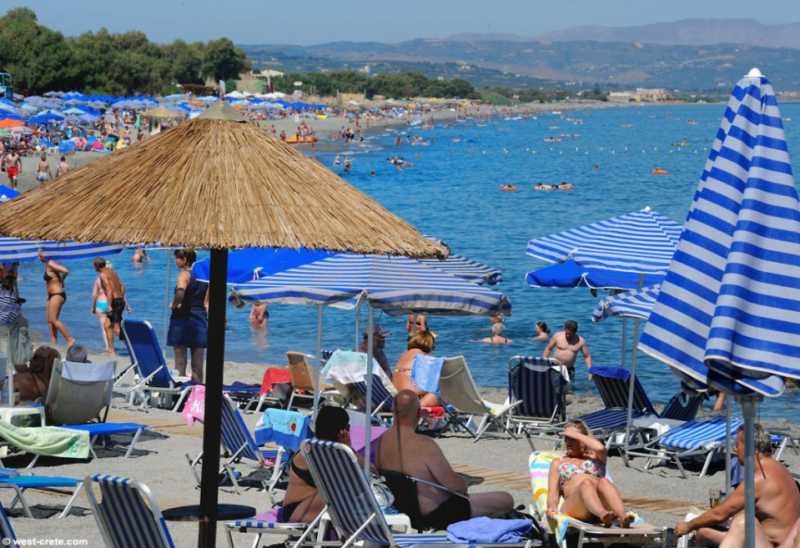 Бърз спад на болните с коронавирус в Гърция, единични случаи сред туристите