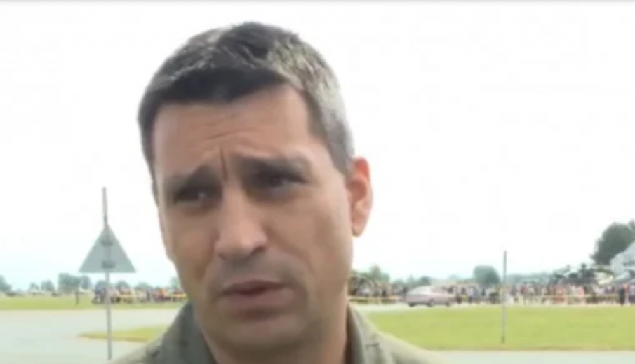 ВЪЗДУШЕН АС: Ето кой е пилотът на разбилия се МиГ-29 (СНИМКИ)