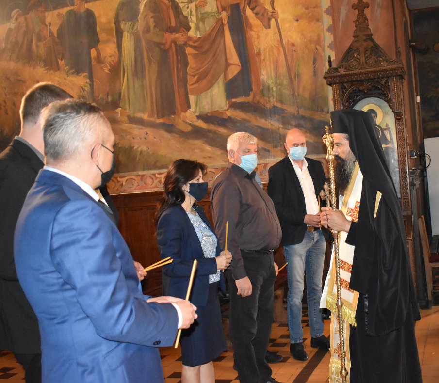 С водосвет в храм „Св. Николай Мирликийски Чудотворец” стартира предизборната кампания на ГЕРБ-СДС във Видин (СНИМКИ)