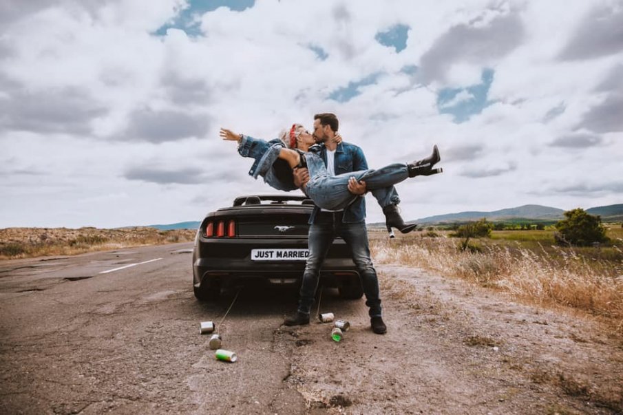 Сватбата на Поли Генова излиза на видео (СНИМКА)