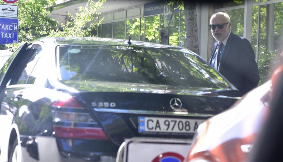 САМО В ПИК И РЕТРО: Eто го сина на Минеков! Внукът на Рангел Вълчанов изкарал двойка на изпита по режисура в НАТФИЗ (СНИМКИ)