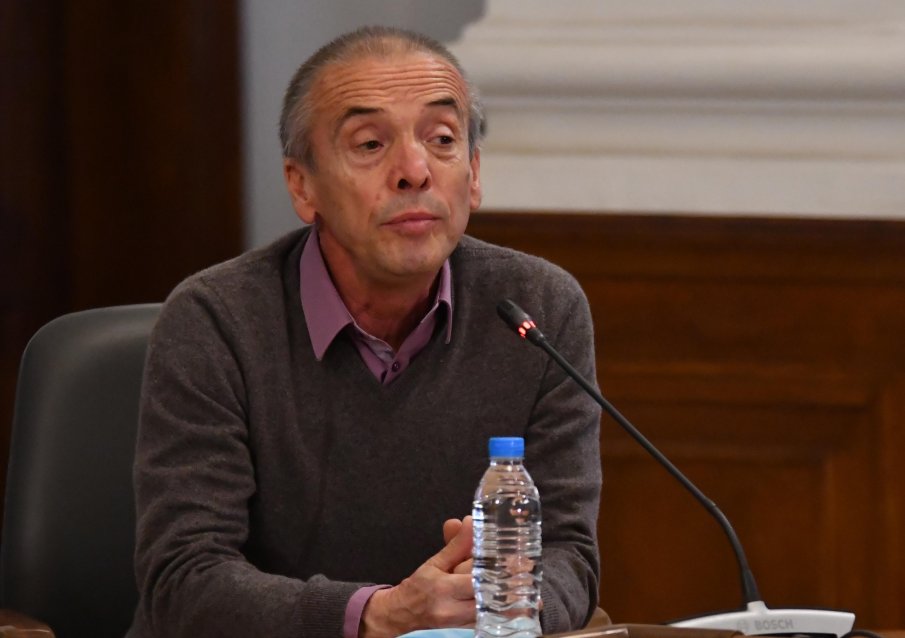 Скандалният доктор Атанас Мангъров се уреди на позиция в парламента.