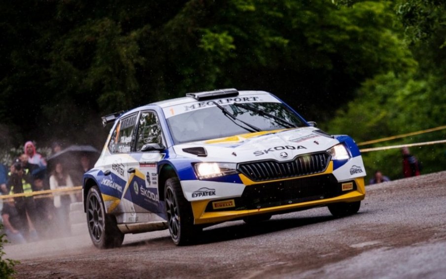 ОТ ПОСЛЕДНИТЕ МИНУТИ: Тежка катастрофа спря рали Сливен