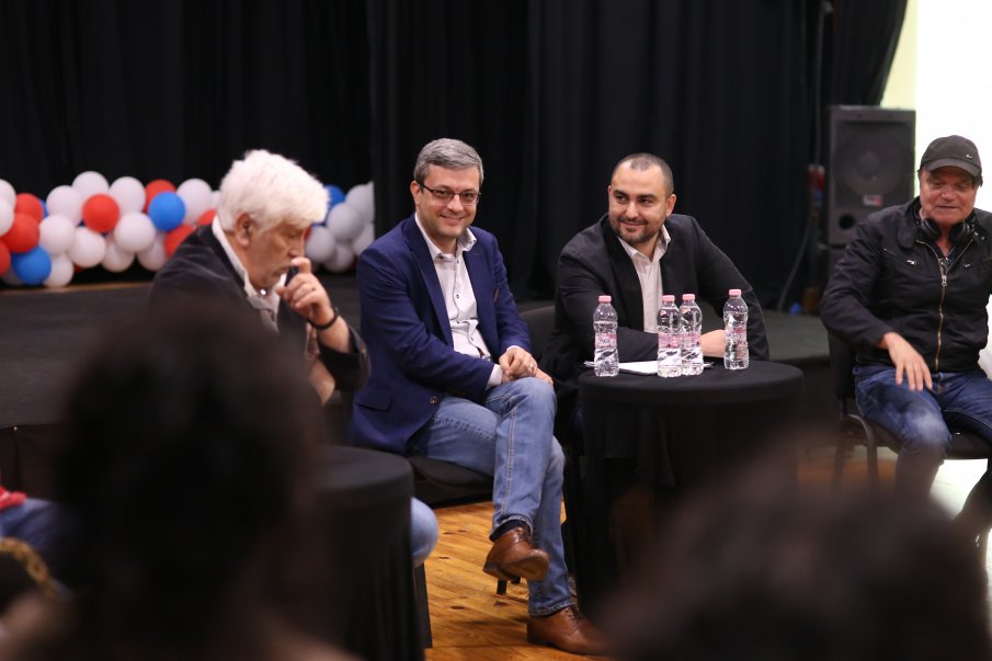 Тома Биков и Александър Иванов от ГЕРБ проведоха среща с представители на независимите артисти