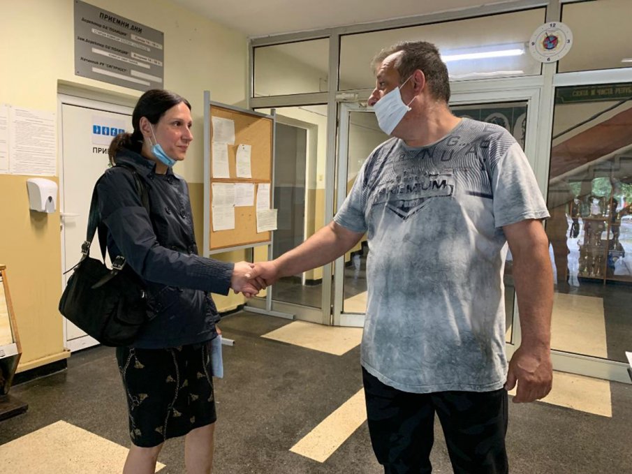 Бургазлийка намери портфейл с пари и документи, върна ги