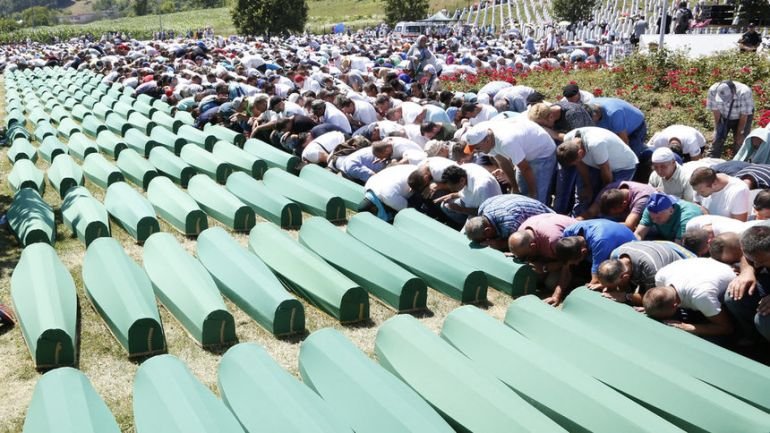 В Сърбия искат забрана за влизане в страната на гласували за резолюцията за Сребреница