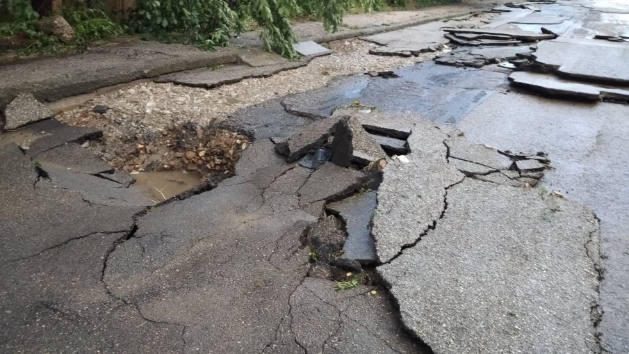 Стефан Янев отива в удавения от потоп Лом