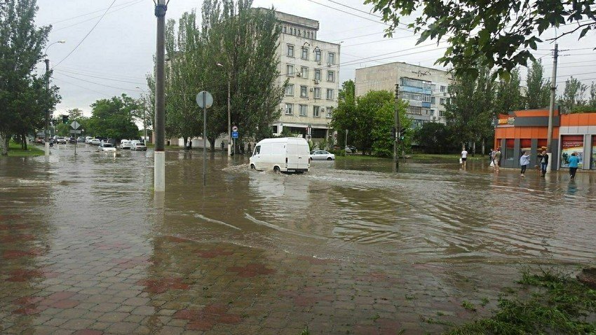 БЕДСТВИЕ: Извънредно положение на Кримския полуостров заради наводнения (ВИДЕО)