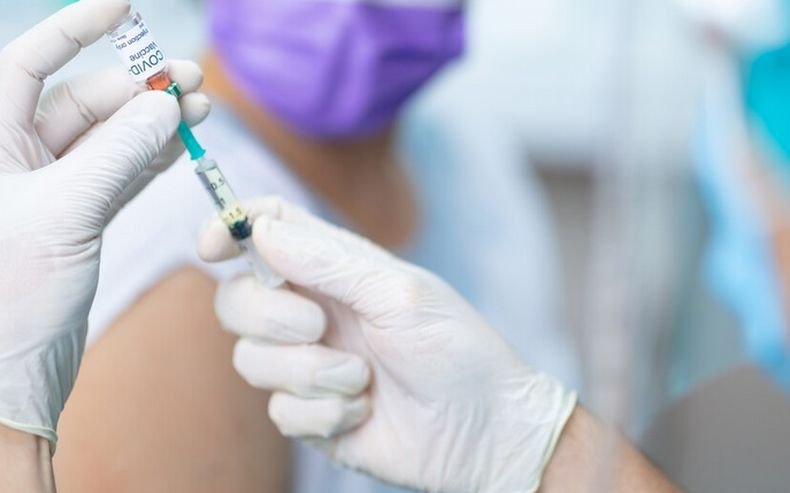 Англия стартира ускорена имунизационна програма
