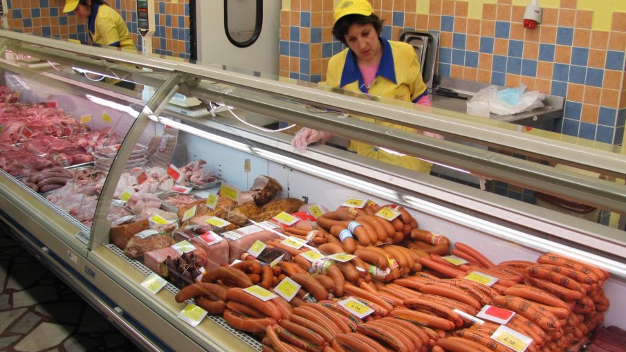 ДЖОБЪТ СЕ ИЗПРАЗВА: Само една година - инфлация и здрав скок на цените на месото, яйцата и млякото