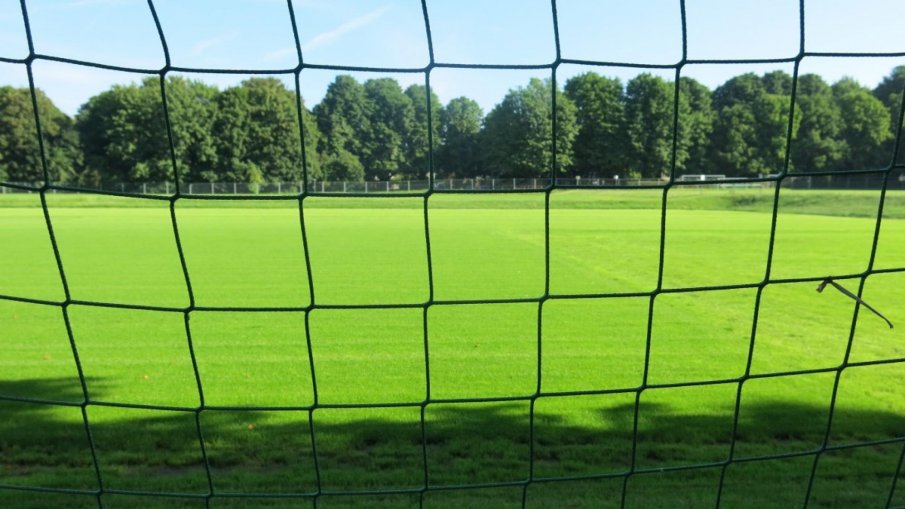 УЖАС: Футболна врата смаза 3-годишно дете, борят се за живота му