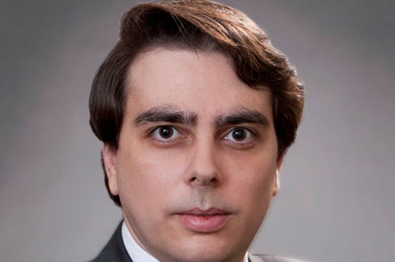 Министър Асен Василев назначи проверка в АДФИ