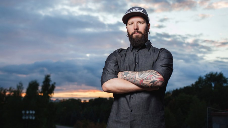 Почина китаристът на сладураните от Тату