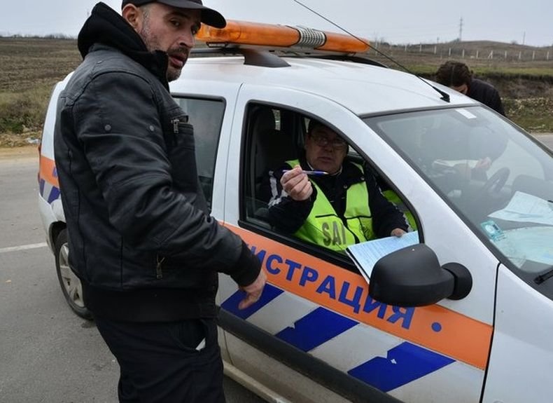 Стартираха проверки за нерегламентиран превоз на пътници в районите на летищата и граничните пунктове