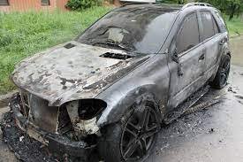 Запалиха два мерцедеса в бургаско село