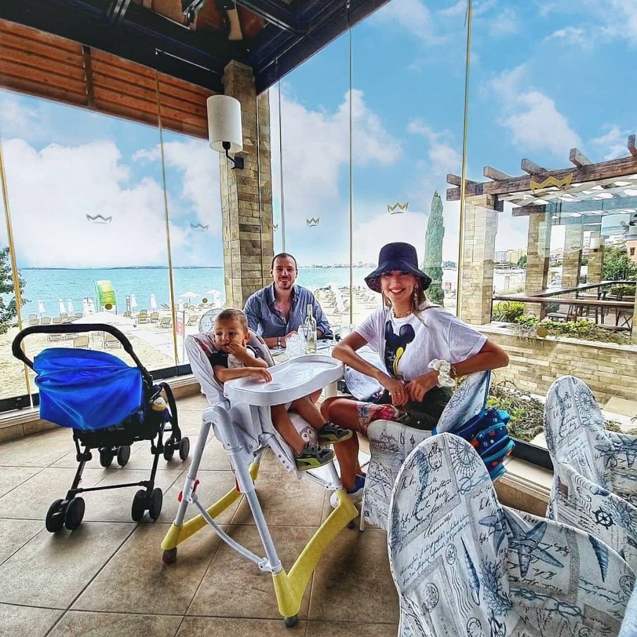 Заради бронхопневмония вкараха в болница сина на Лудия репортер