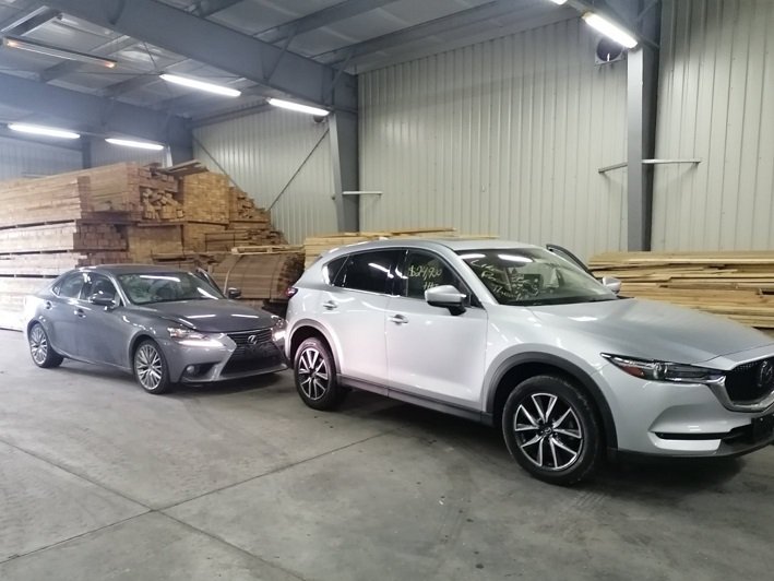 Агенция „Митници“ разкри схема за спестяване на мита и ДДС при внос на автомобили