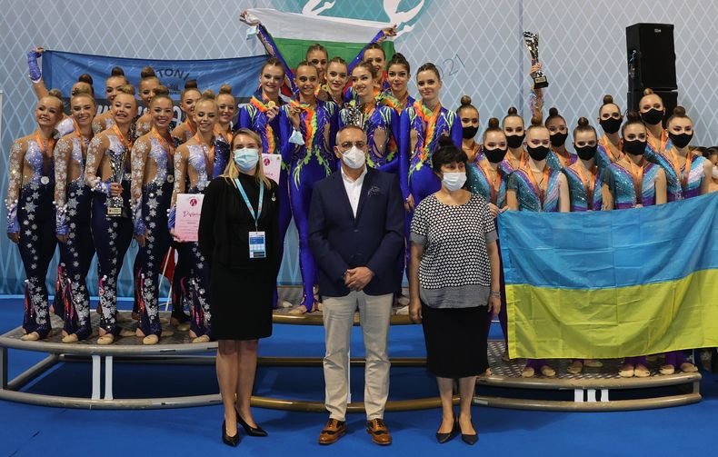 Министър Кузманов награди призьорките в първия Световен шампионат по естетическа групова гимнастика в София (СНИМКИ)
