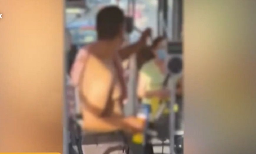 Агресия в градския транспортв Пловдив - пътник блъска кондукторка, залива шофьора с безалкохолно