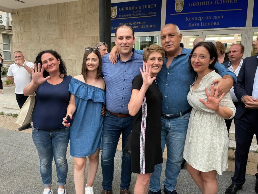 Бойко пак ги прегази! Този път без джипка