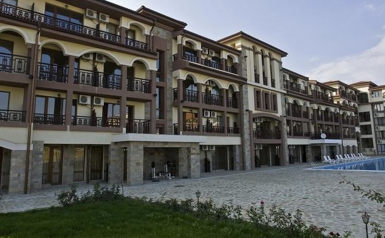 Над 60 чужденци са жертва на имотна измама с апартаменти на „Свети Влас”