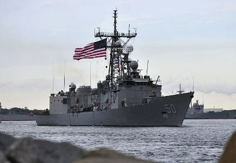 Американски кораб влиза в Черно море за учения