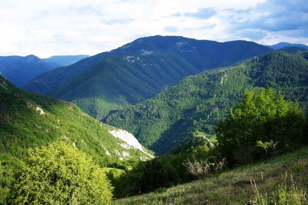 Продължава издирването на възрастния мъж, изчезнал в Родопите