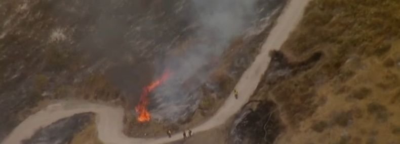 Хиляди огнеборци се борят с горски пожари в Калифорния