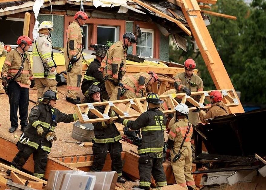 Петима души са ранени при срутване на сграда във Вашингтон (ВИДЕО)