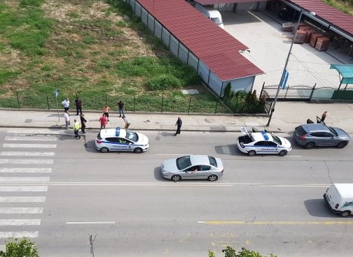 Шофьорка с джип отнесе пешеходка на пътека в Пловдив