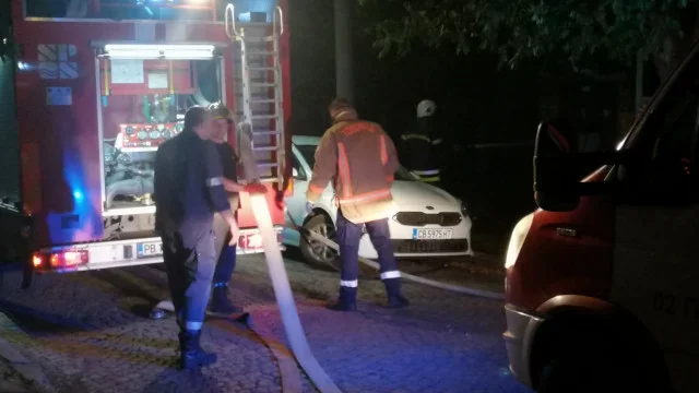 Пожар унищожи имущество за хиляди левове в Пловдив