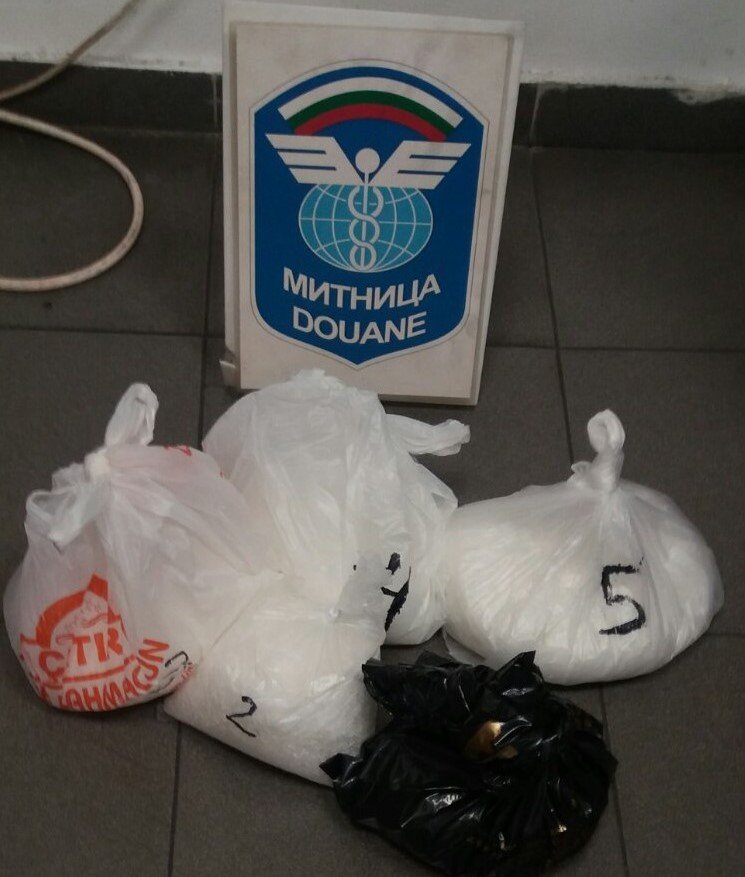 Задържаха турчин с метамфетамин за 114 000 лева на ГКПП Капитан Андреево (СНИМКИ)
