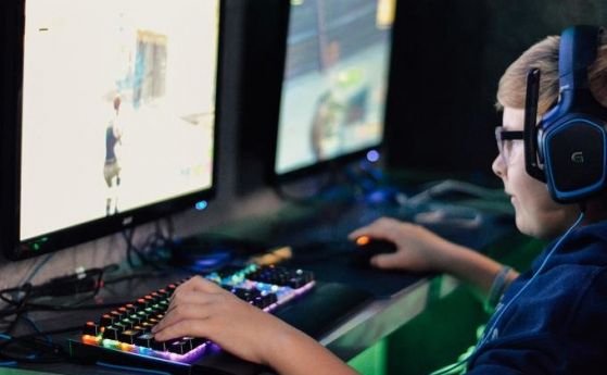 Зачестяват оплакванията, свързани с продъжително стоене пред компютъра