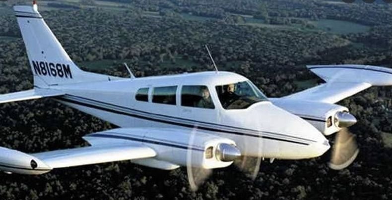 Двама загинали при падането на лекомоторен самолет в Англия