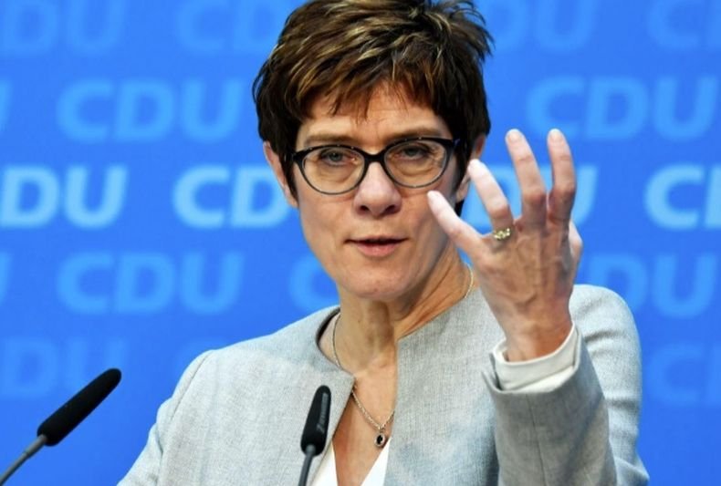 Министрите на отбраната на Германия и САЩ проведоха разговор